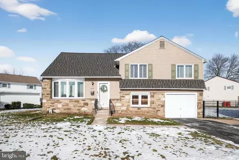 236 Hickory Rd, Warminster, PA 18974