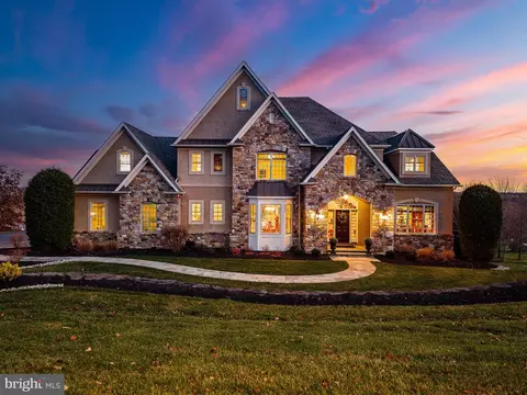 5829 Ridgeview Dr, Doylestown, PA 18902