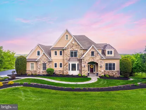 5829 Ridgeview Dr, Doylestown, PA 18902