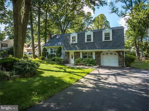 916 Lavera Rd, Warminster, PA 18974