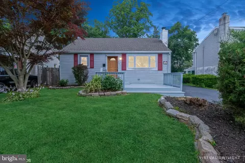 425 Grape St, Warminster, PA 18974
