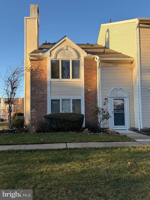 2 Michelle Ct, Levittown, PA 19057