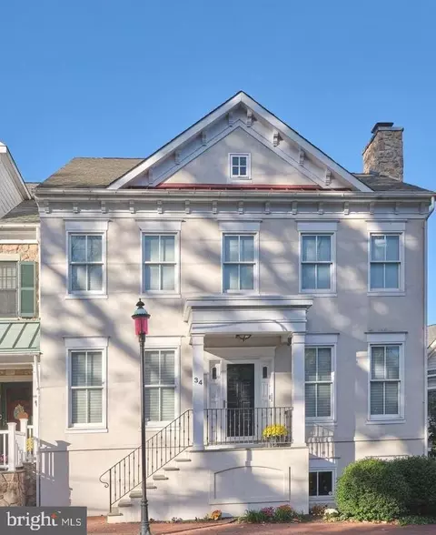 34 W Mechanic St, New Hope, PA 18938