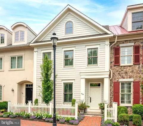 46 W Mechanic St, New Hope, PA 18938