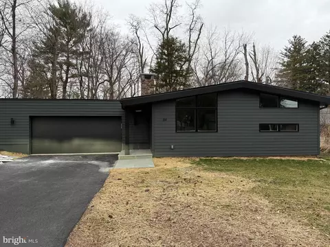84 Buttonwood St, New Hope, PA 18938