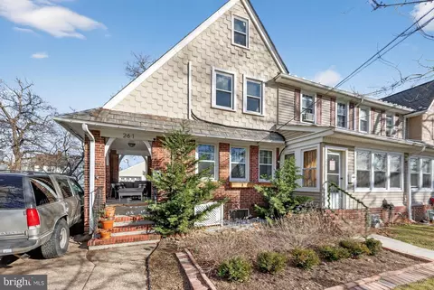 261 Monroe St, Bristol, PA 19007