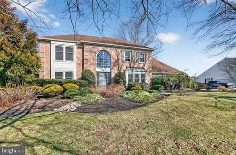 680 Long Acre Ln, Yardley, PA 19067