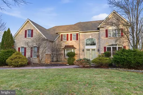 4 Sunrise Dr, Doylestown, PA 18901