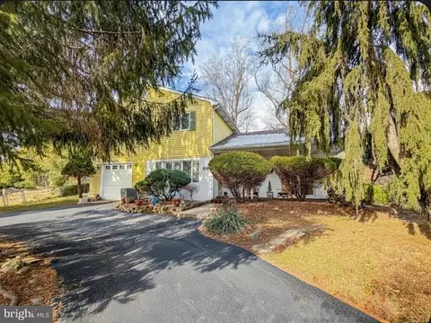 3676 Spruce Ave, Feasterville Trevose, PA 19053