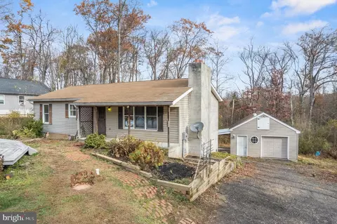 1545 Oak Ln, Upper Black Eddy, PA 18972