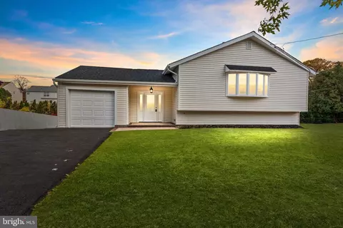 100 Endfield Rd, Feasterville Trevose, PA 19053