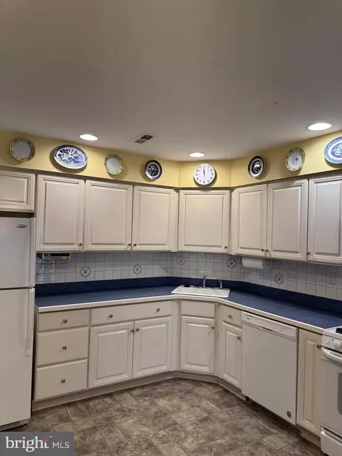 Kitchen - 144 Progress Dr, Doylestown, PA 18901 photo 1 of 3