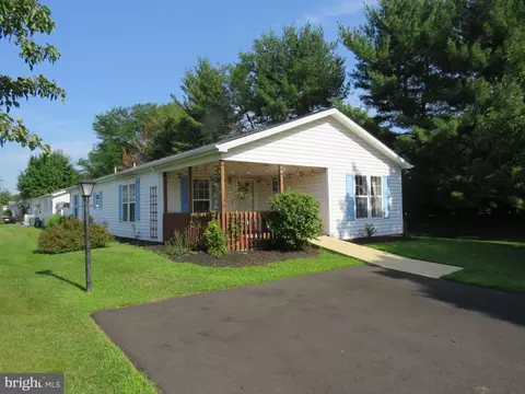 22 Wisteria Ct, New Hope, PA 18938