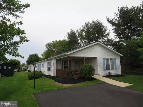 22 Wisteria Ct, New Hope, PA 18938
