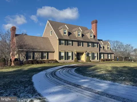 6 Mount View Ct, Newtown, PA 18940