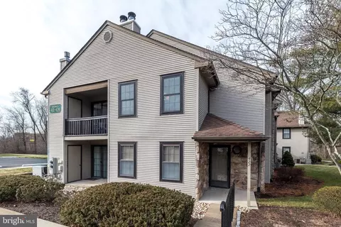 422 Redbud Ct, Warrington, PA 18976