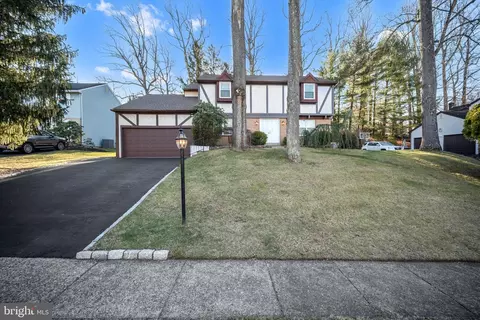 853 Green Ridge Cir, Feasterville Trevose, PA 19053