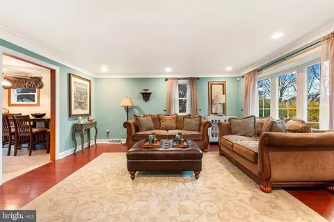 Living - 992 Jamison St, Warwick, PA 18974 photo 1 of 1