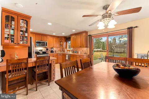 Kitchen - 992 Jamison St, Warwick, PA 18974 photo 3 of 4
