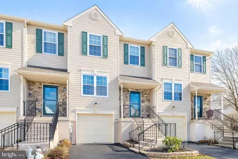 146 Strawberry Ln, Perkasie, PA 18944