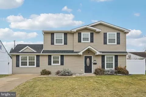 45 Nickelhill Ln, Levittown, PA 19054
