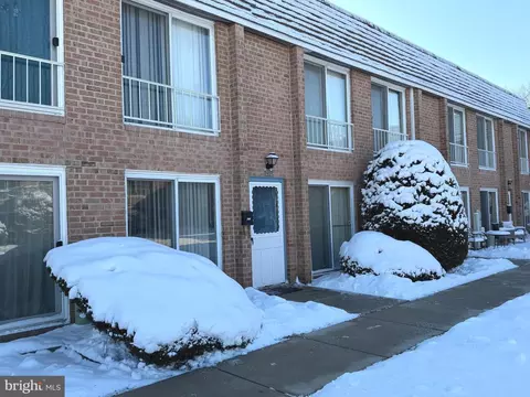 422 Brandywine Ct, Warminster, PA 18974