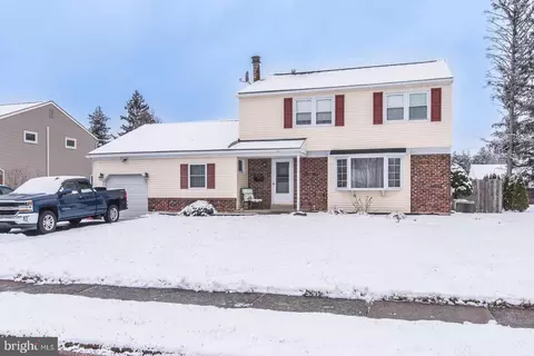 1036 Oakwood Dr, Warminster, PA 18974