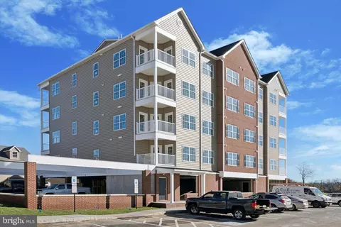 16453 River View Dr, Bristol, PA 19007