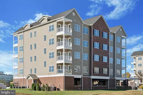 16422 River View Dr, Bristol, PA 19007