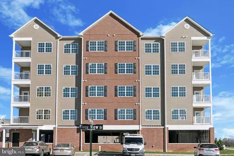 16232 River View Dr, Bristol, PA 19007