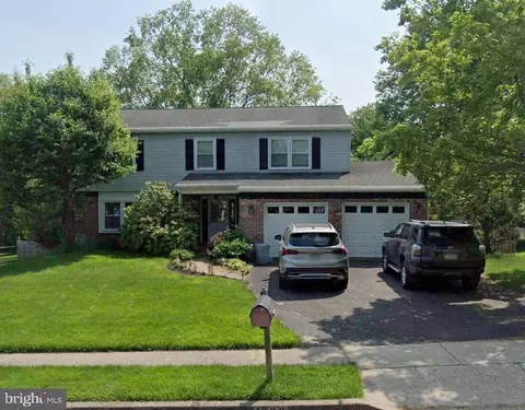 1806 Gait Cir, Warrington, PA 18976