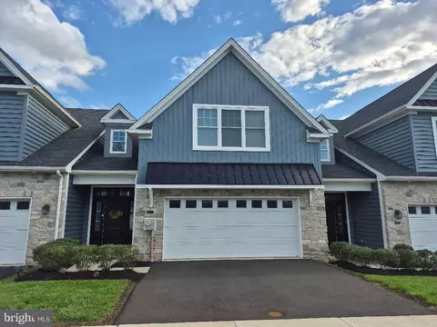 909 Holden Ct, Warminster, PA 18974