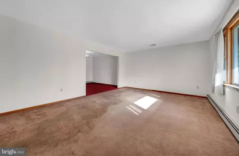 Living - 2166 Wayne Dr, Jamison, PA 18929 photo 4 of 10