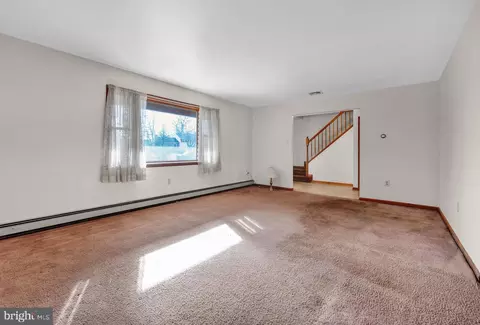 Living - 2166 Wayne Dr, Jamison, PA 18929 photo 1 of 10