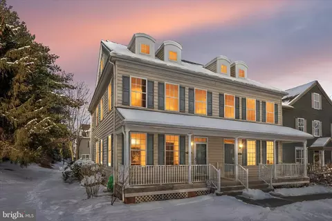 6 Edison Ln, Doylestown, PA 18901