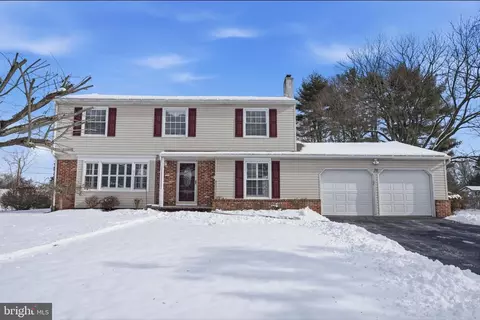 32 Lower Hilltop Rd, Yardley, PA 19067