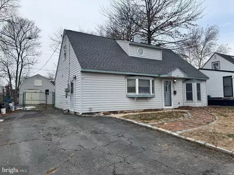 581 Rosemar Dr, Morrisville, PA 19067