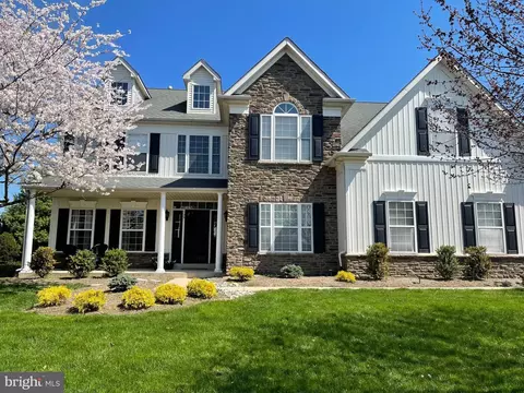 125 Statesman Rd, Chalfont, PA 18914
