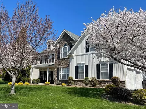 125 Statesman Rd, Chalfont, PA 18914
