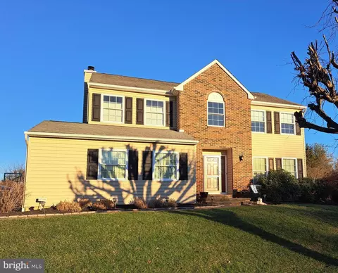 1 Denton Cir, Newtown, PA 18940