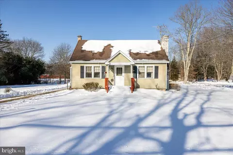4526 Lower Mountain Rd, New Hope, PA 18938
