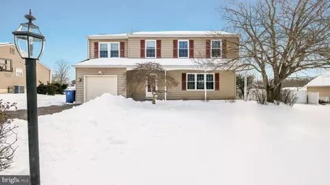 79 Lynwood Dr, Chalfont, PA 18914