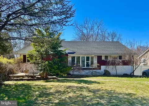 35 Fairway Dr, Yardley, PA 19067