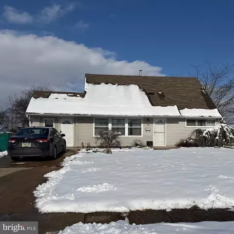 30 Misty Pine Rd, Levittown, PA 19056