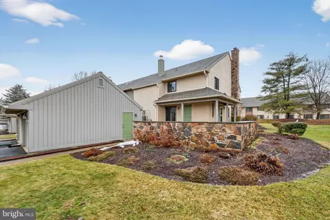 215 Clover Hill Ct, Yardley, PA 19067