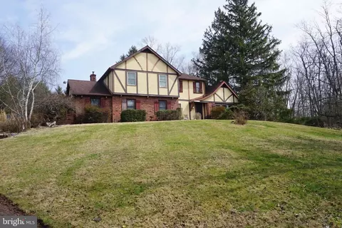 168 Shady Brook Cir, Warrington, PA 18976
