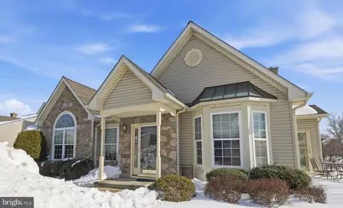 212 Shady Brook Dr #283, Langhorne, PA 19047
