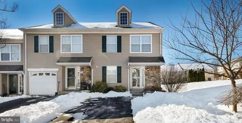 4645 Louise Saint Claire Dr, Doylestown, PA 18902