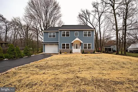 2718 Avenue C, Levittown, PA 19056