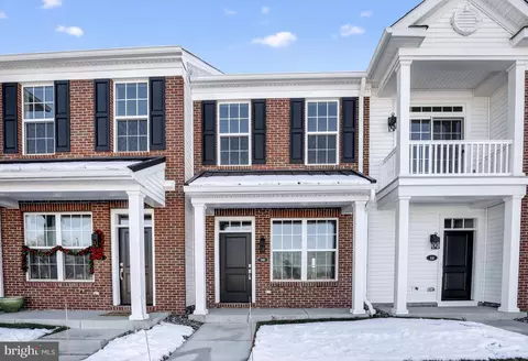 18 Ivy Ln #87, Levittown, PA 19055